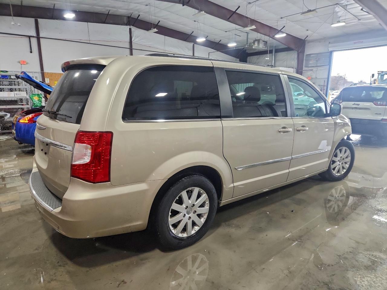 2014 Chrysler Town & Country Touring