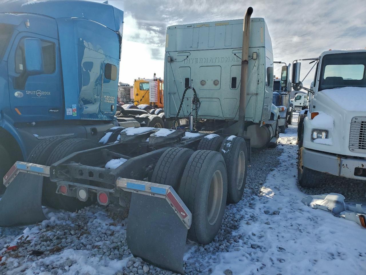 2009 International LT627 Semi Truck