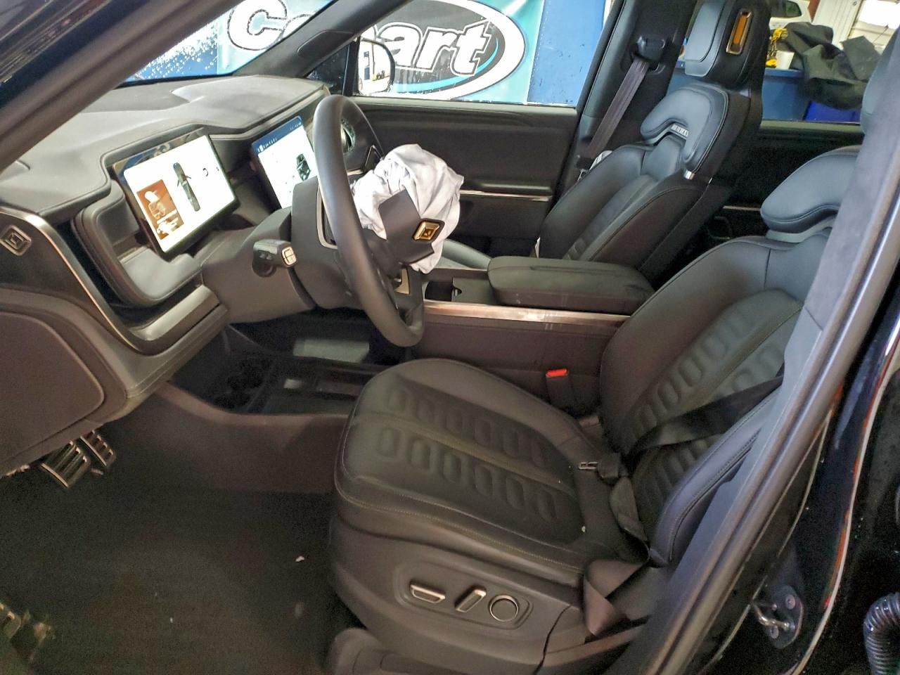 2024 Rivian R1S Adventure