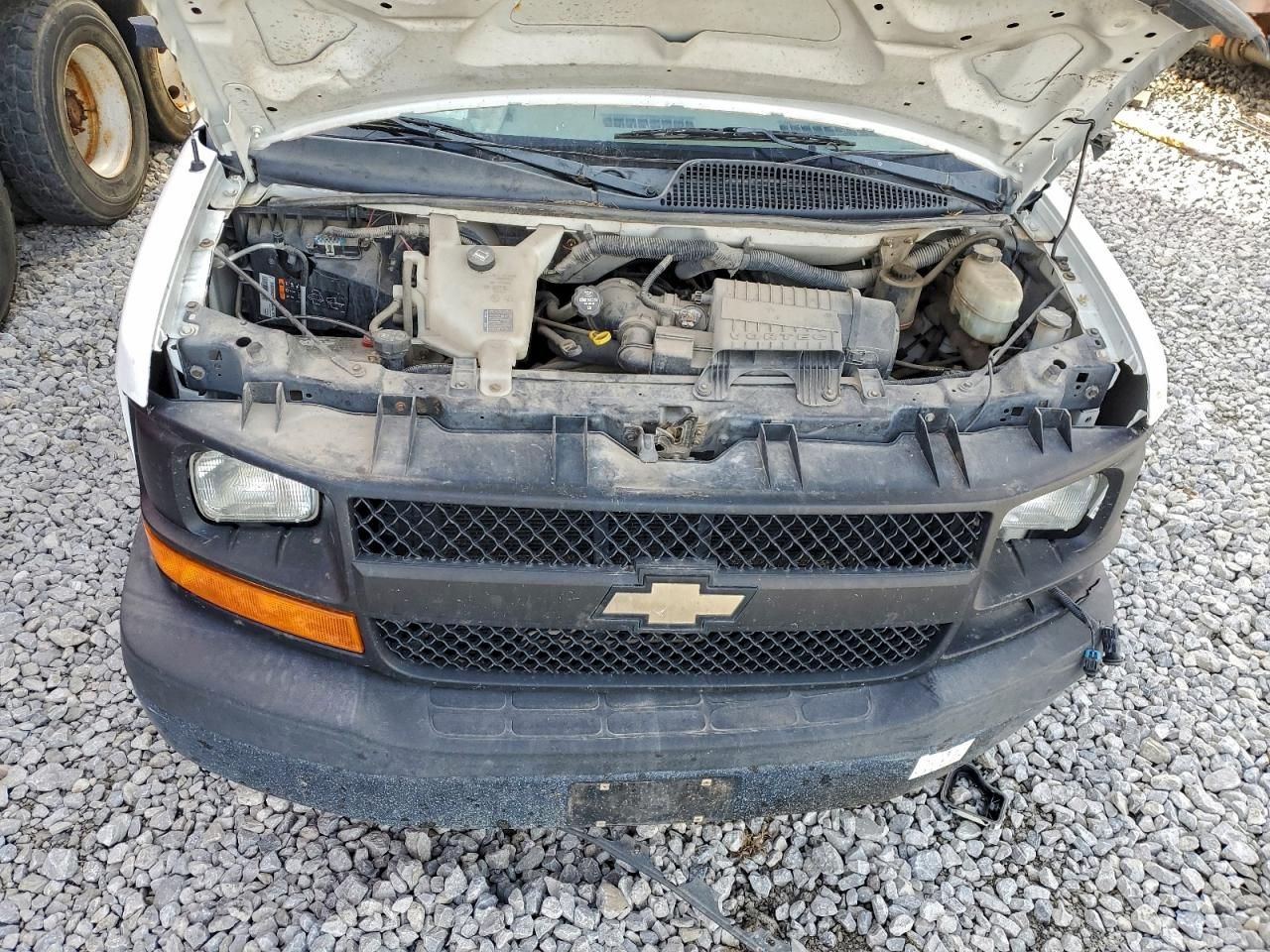 2013 Chevrolet Express BOX Truck