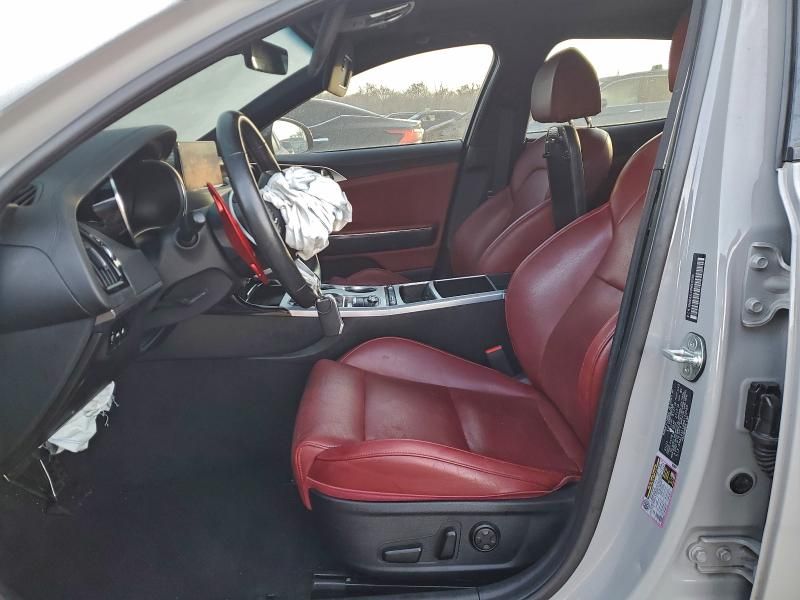 2022 KIA Stinger GT1