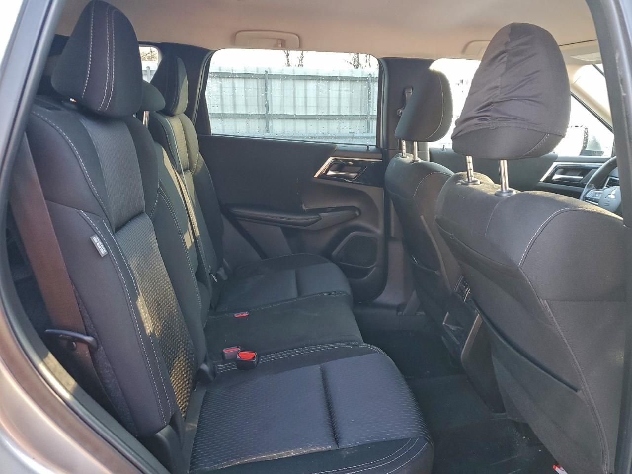 2022 Mitsubishi Outlander es