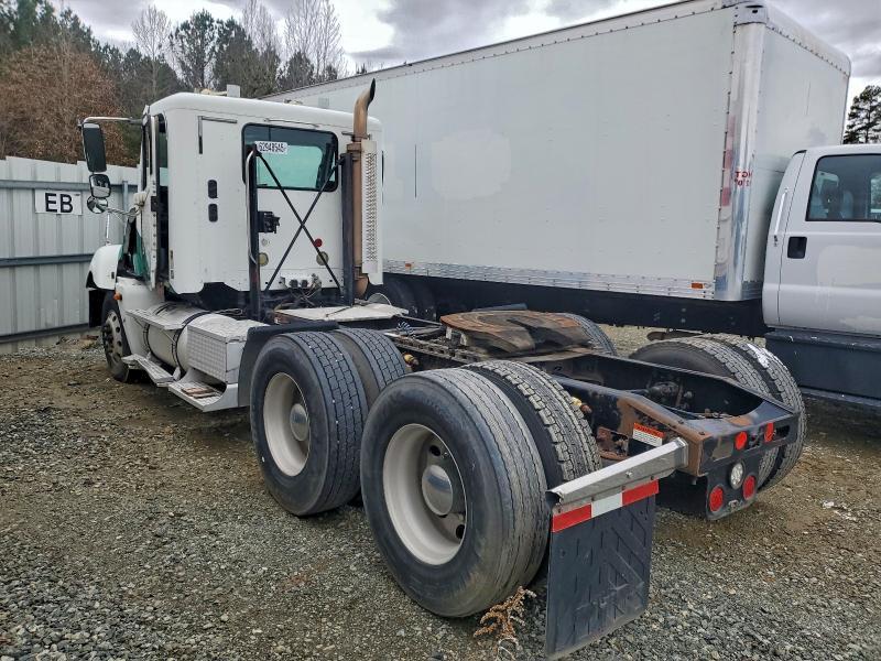 2005 Freigliner 2005 Freightliner Columbia 120 Semi Truck