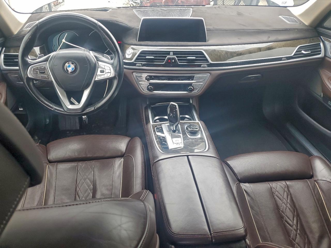 2016 BMW 740 i