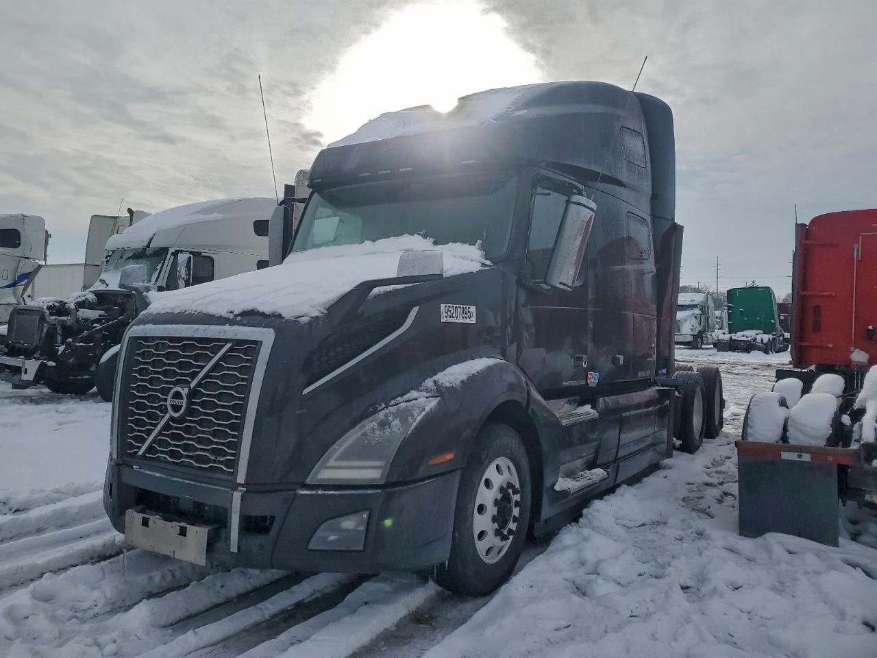 2019 Volvo VNL Semi Truck