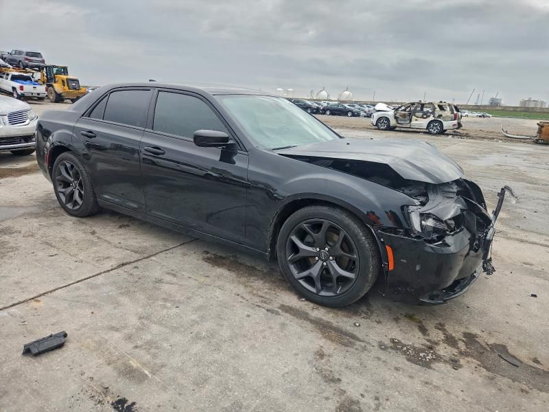 2020 Chrysler 300 Touring