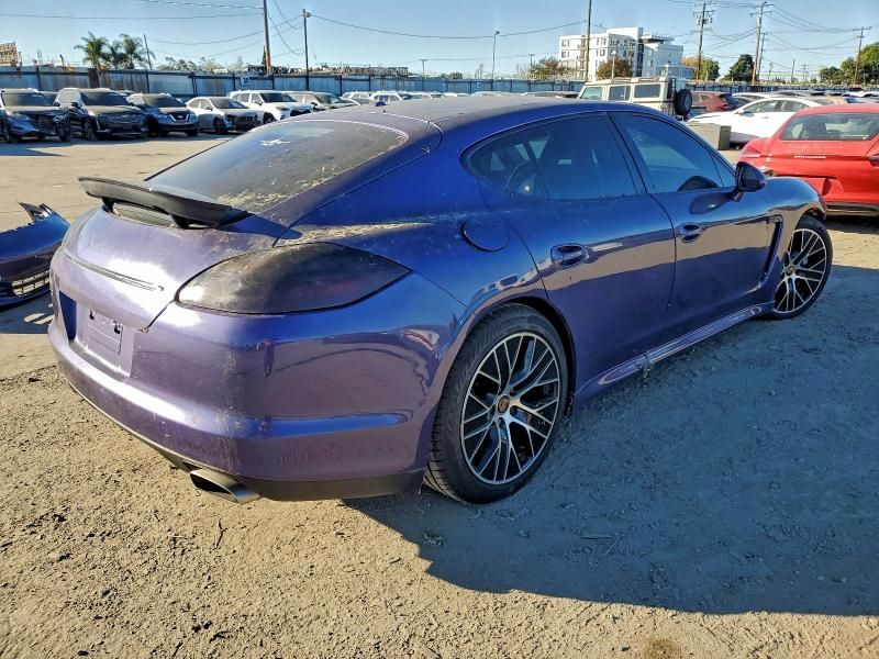 2011 Porsche Panamera 2