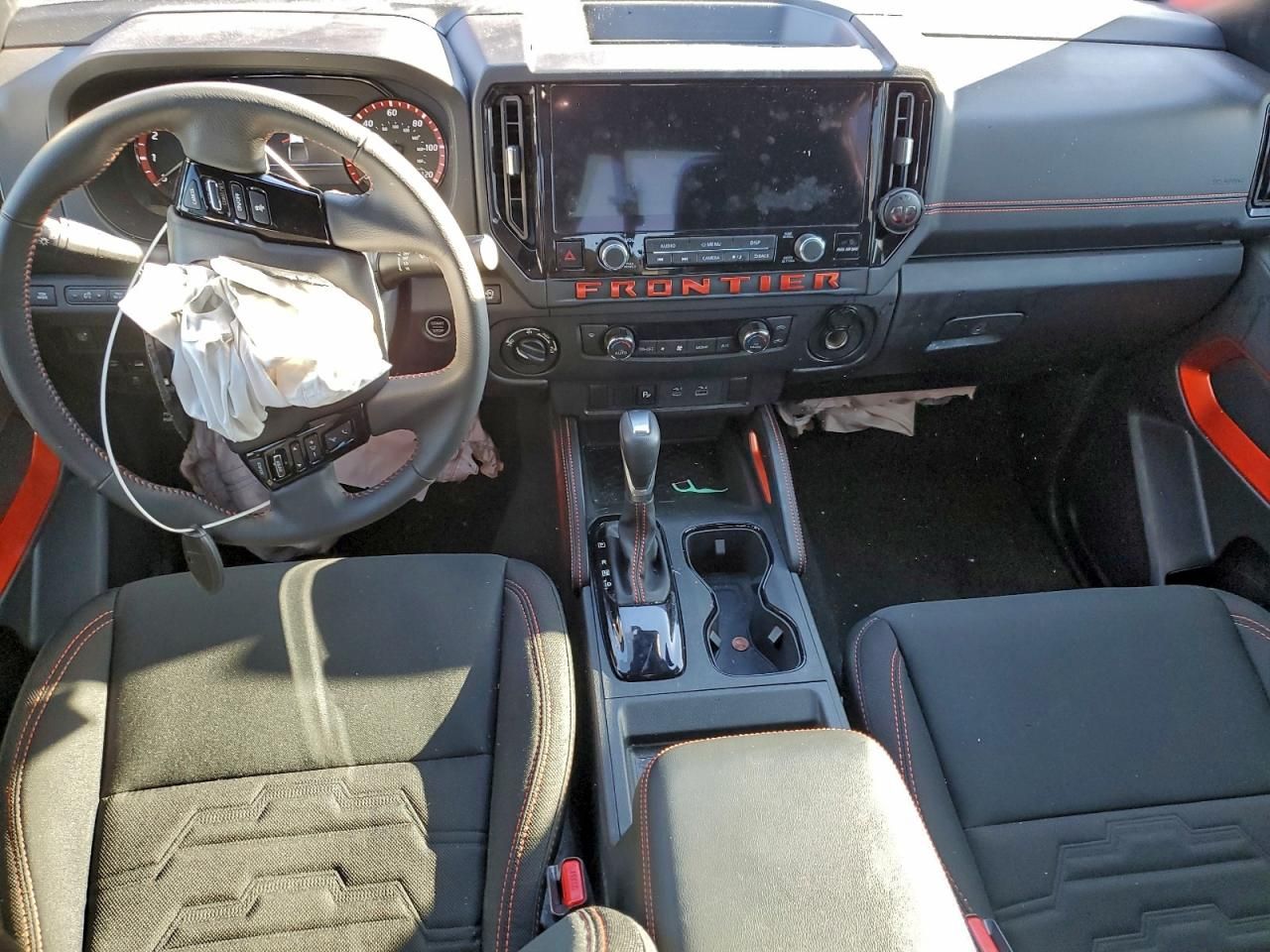 2025 Nissan Frontier s