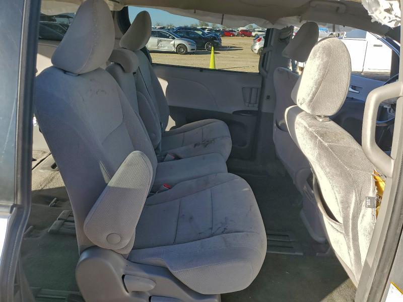 2018 Toyota Sienna le