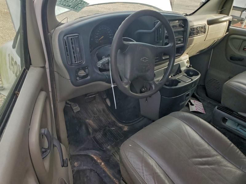 1999 Chevrolet Express G3500 BOX Truck