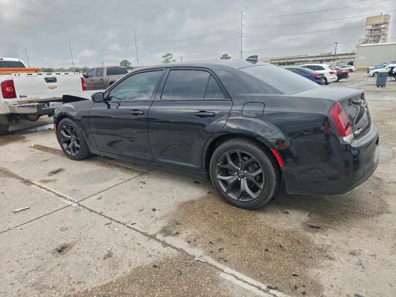 2020 Chrysler 300 Touring