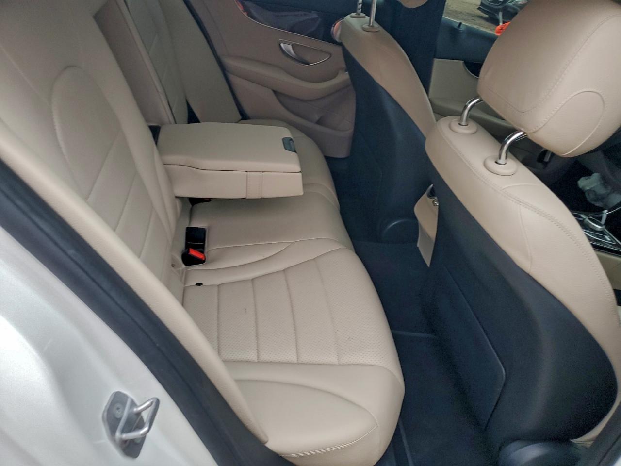 2021 Mercedes-Benz C300