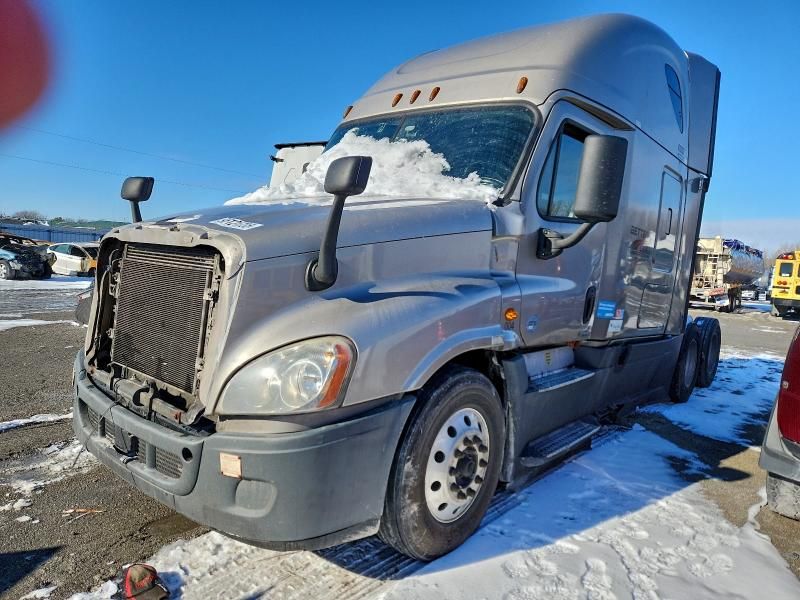 2018 Freightliner Cascadia 125 Semi Truck