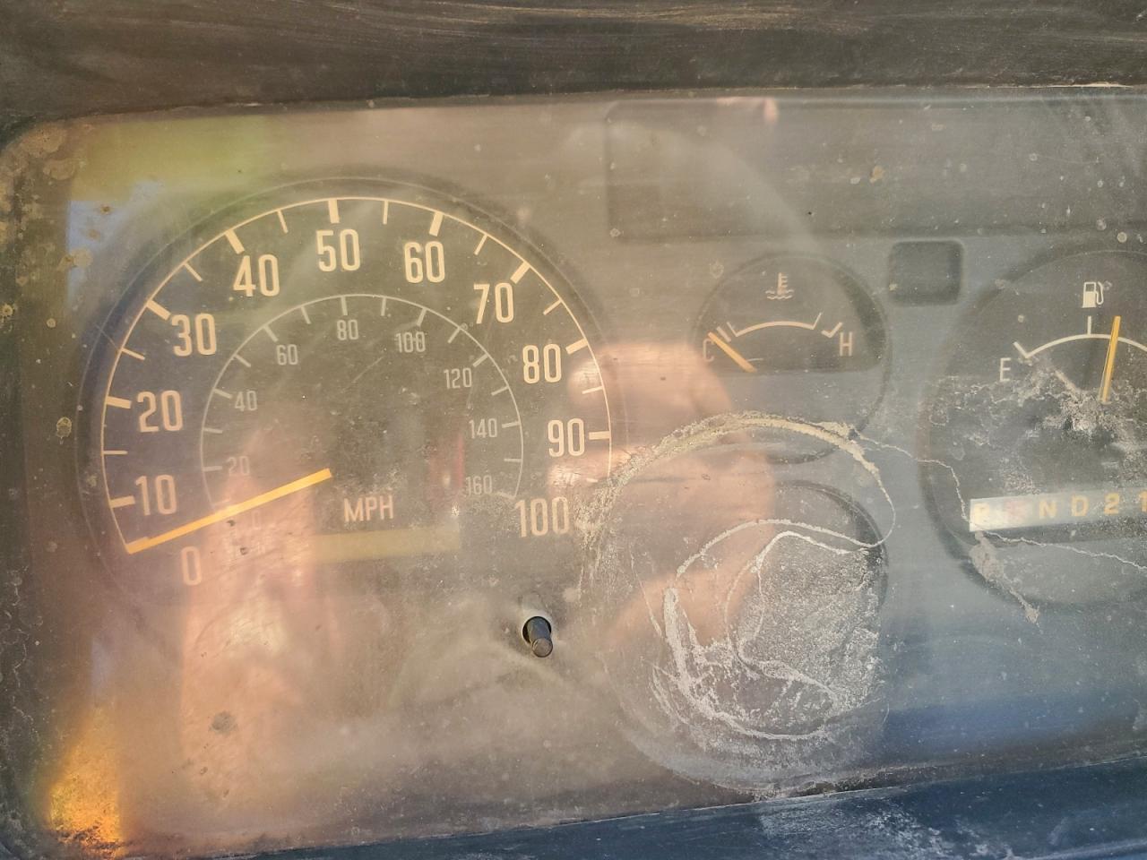 1999 Isuzu NPR