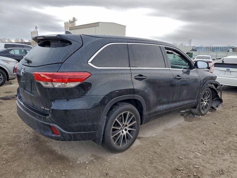 2018 Toyota Highlander se