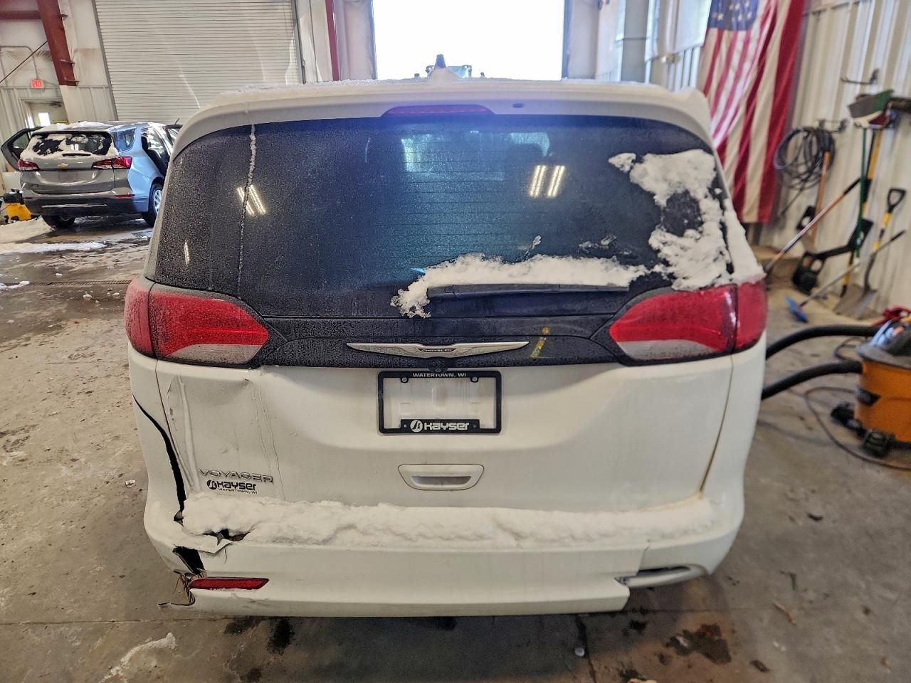 2022 Chrysler Voyager lx