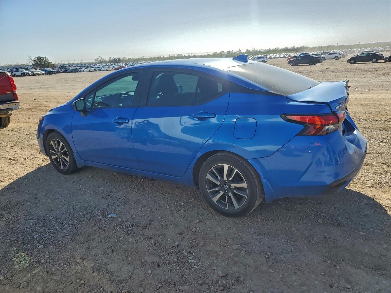 2022 Nissan Versa sv