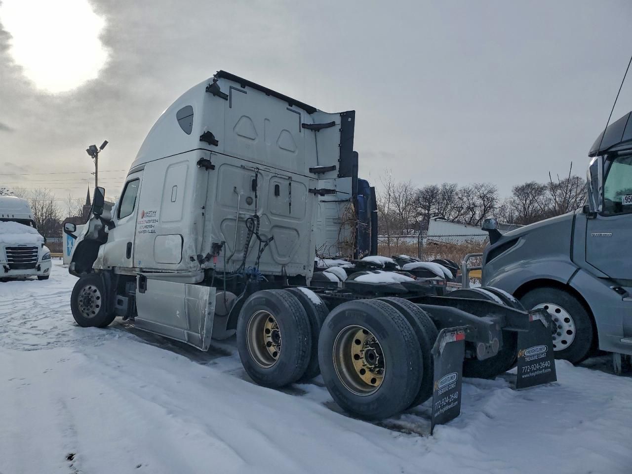 2020 Freightliner Cascadia 126 Semi Truck