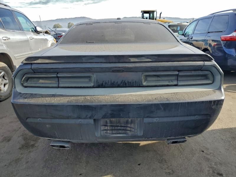 2014 Dodge Challenger sxt