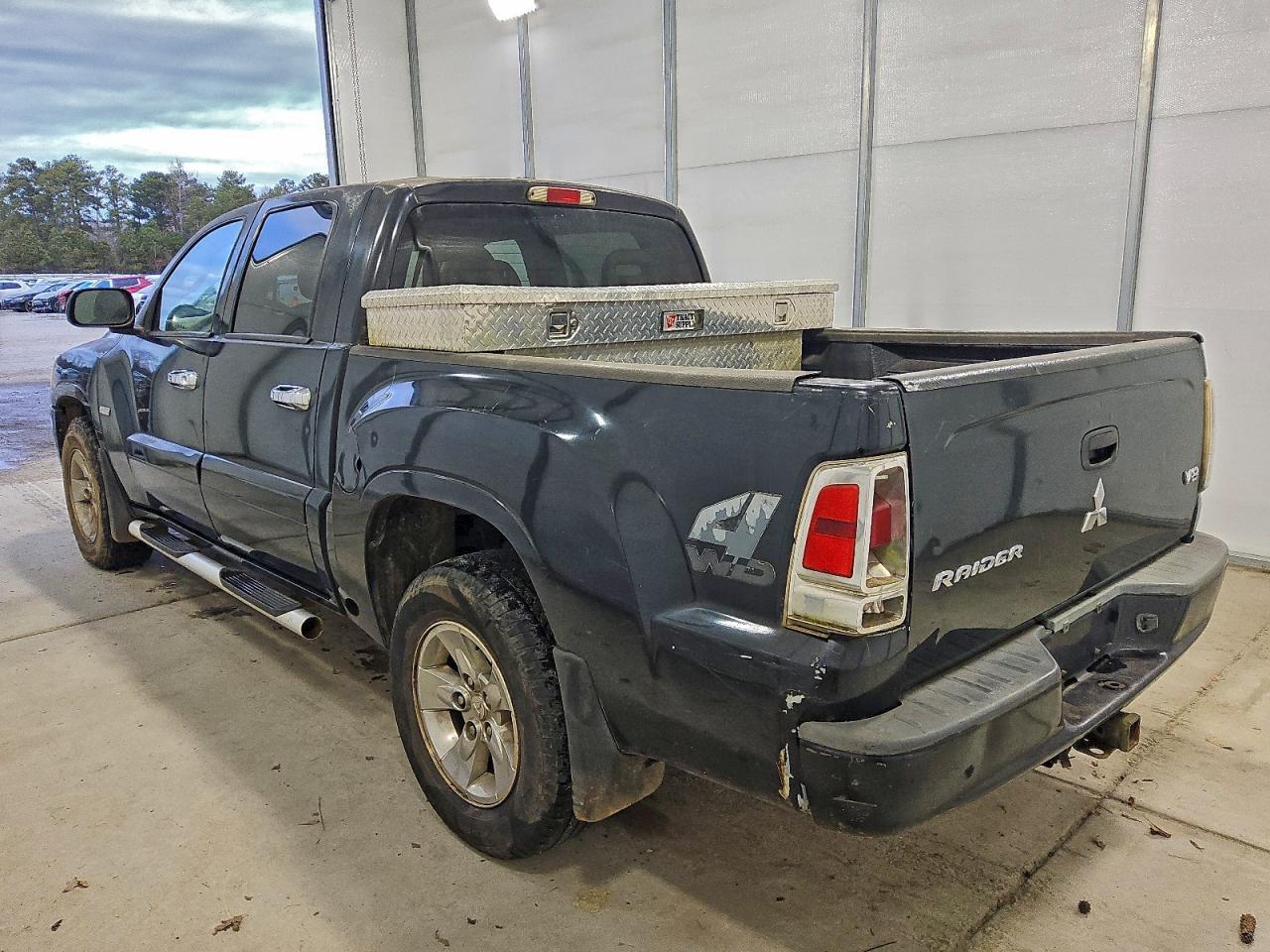 2006 Mitsubishi Raider XLS