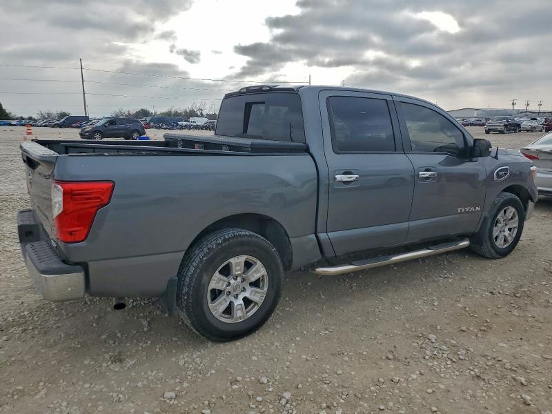 2017 Nissan Titan s