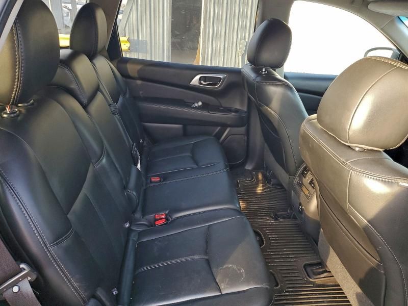 2016 Nissan Pathfinder s