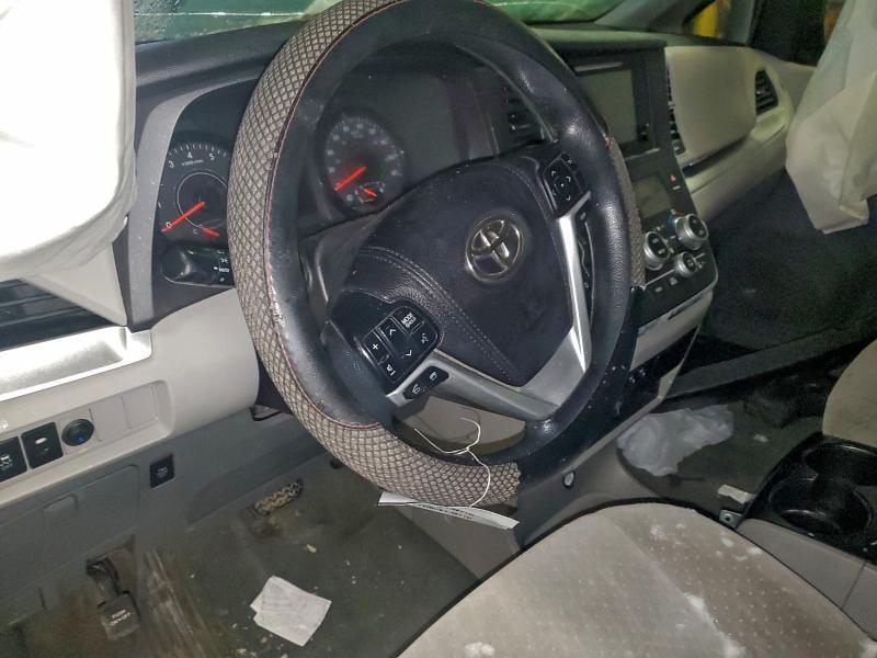 2016 Toyota Sienna le