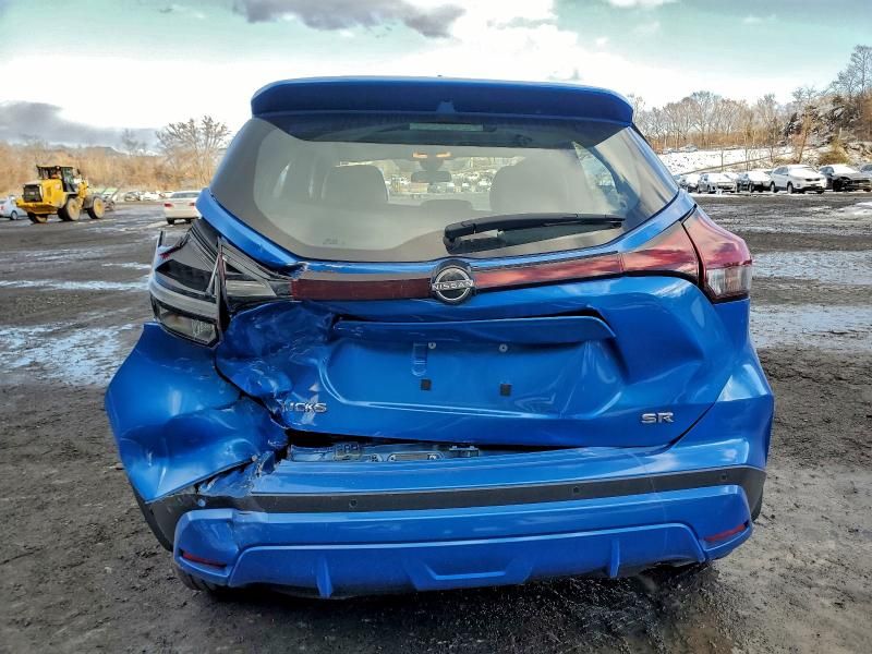 2024 Nissan Kicks sr