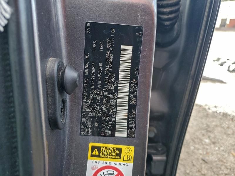 2019 Toyota Highlander se