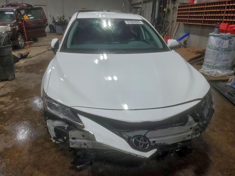 2024 Toyota Camry le