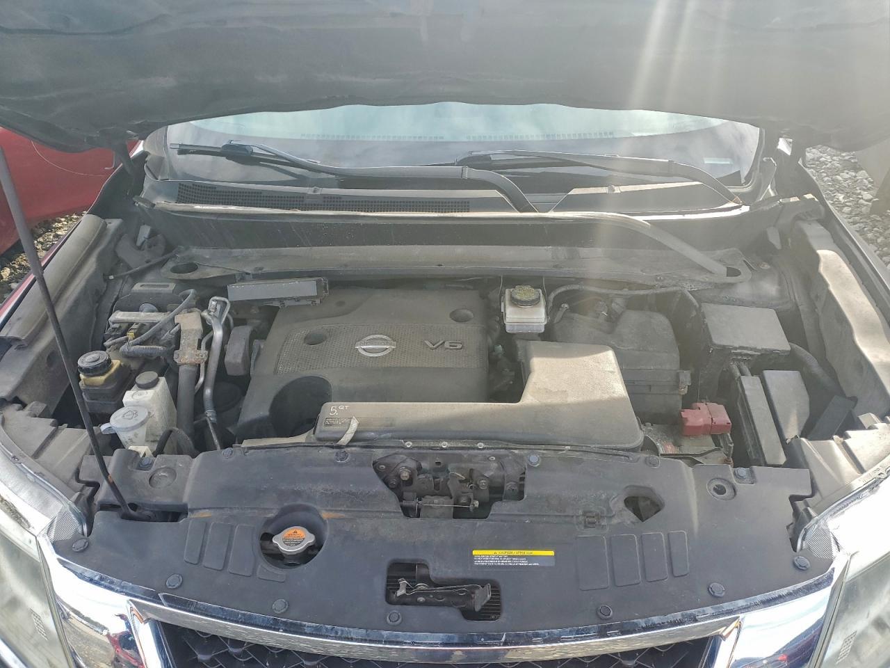 2014 Nissan Pathfinder s