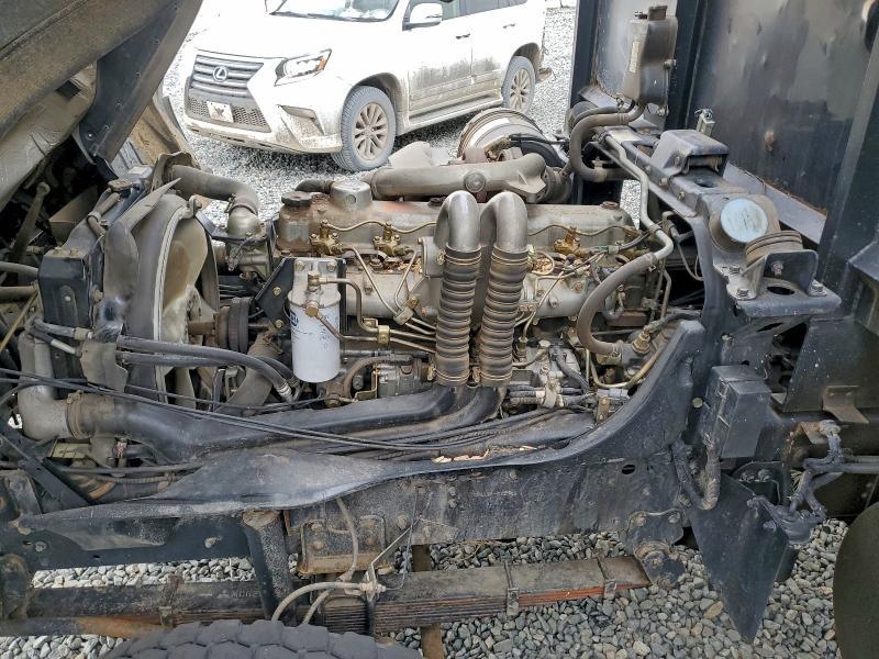 2004 Mitsubishi FM617 Chipper Truck