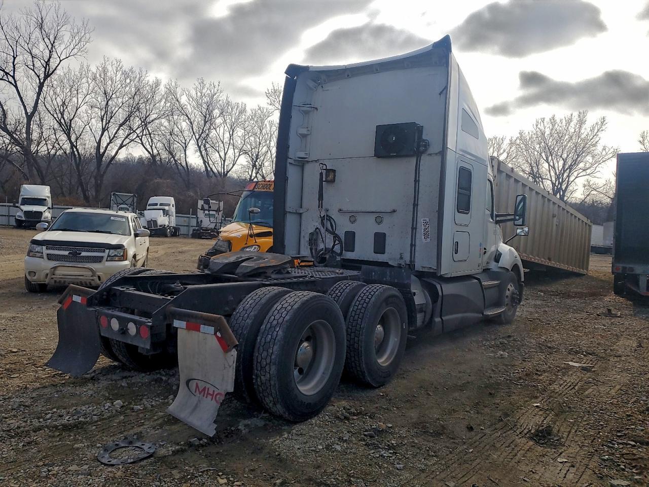 2015 Kenworth T680 Semi Truck