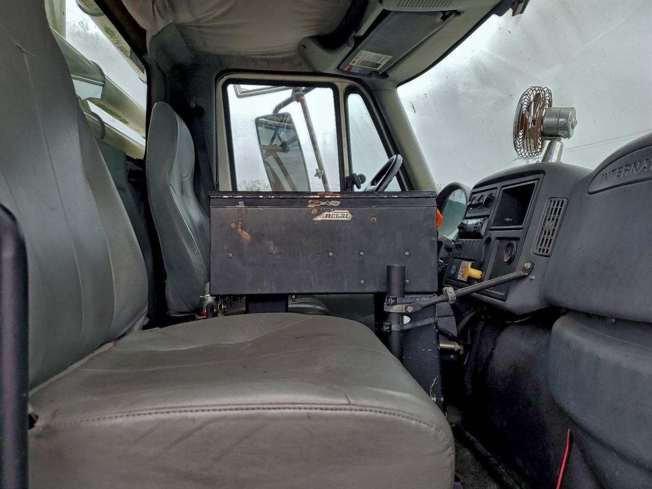 2006 International 4300 Cable Placer Bucket Truck