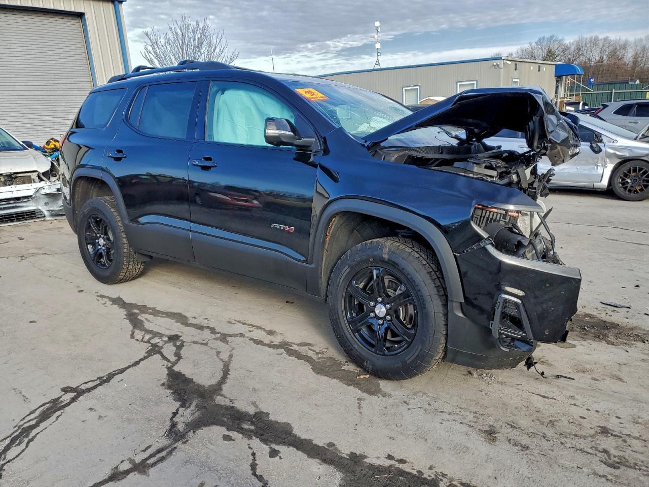 2023 GMC Acadia AT4