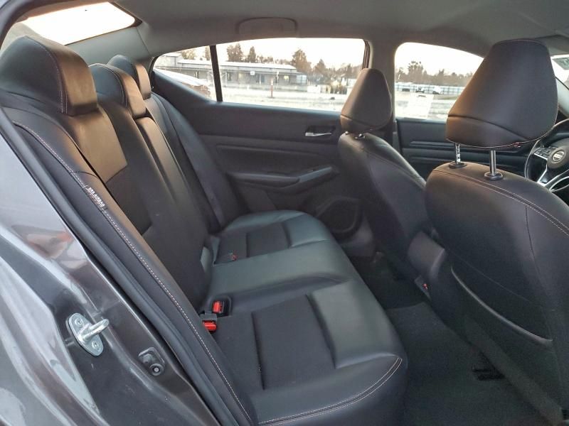 2022 Nissan Altima sr