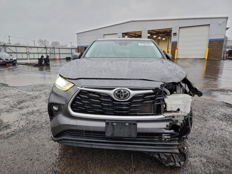 2022 Toyota Highlander l