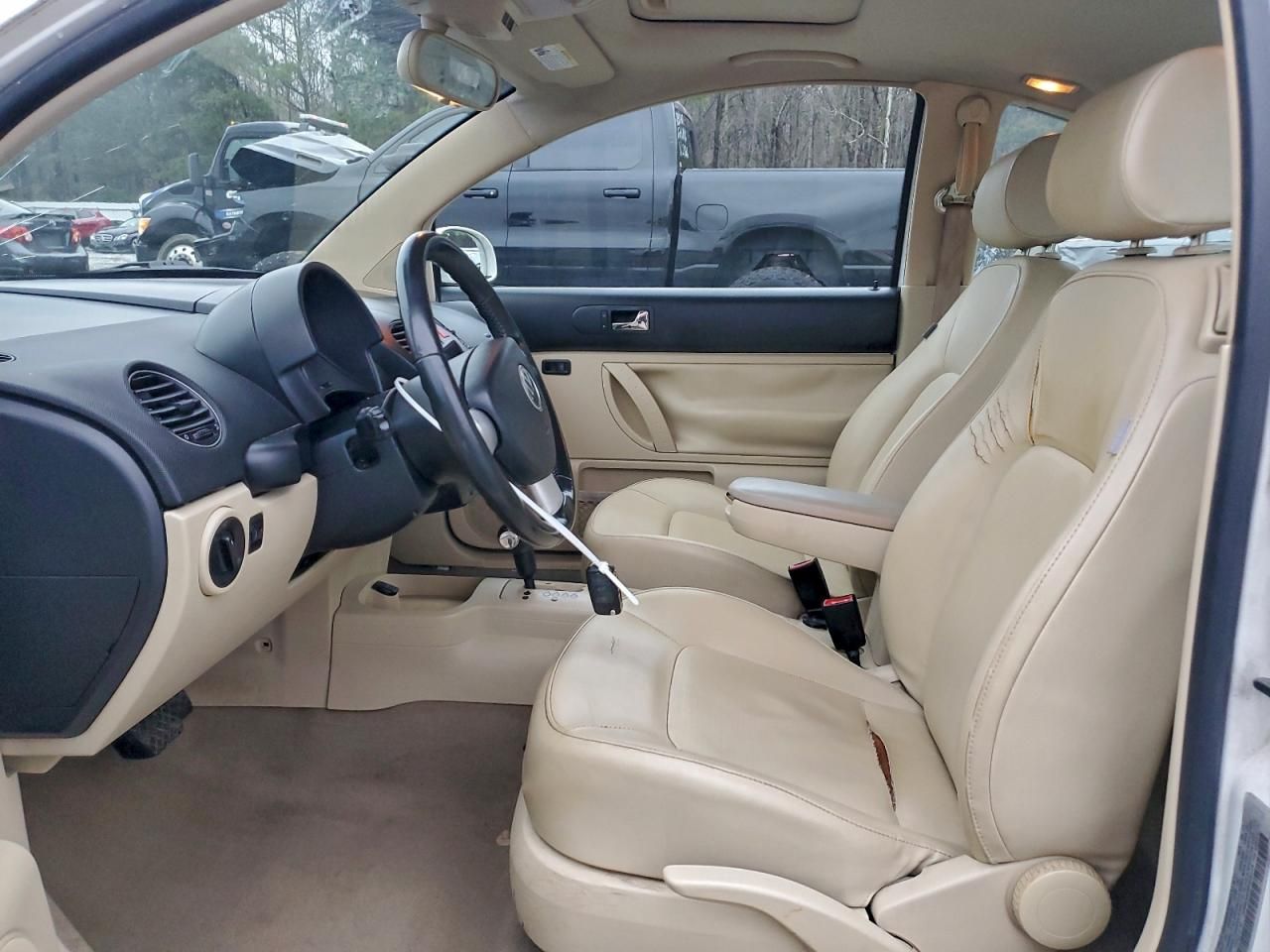 2010 Volkswagen New Beetle