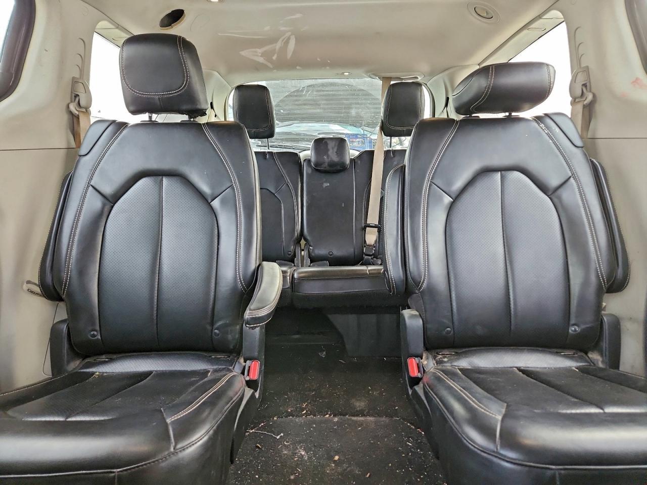 2020 Chrysler Voyager lxi