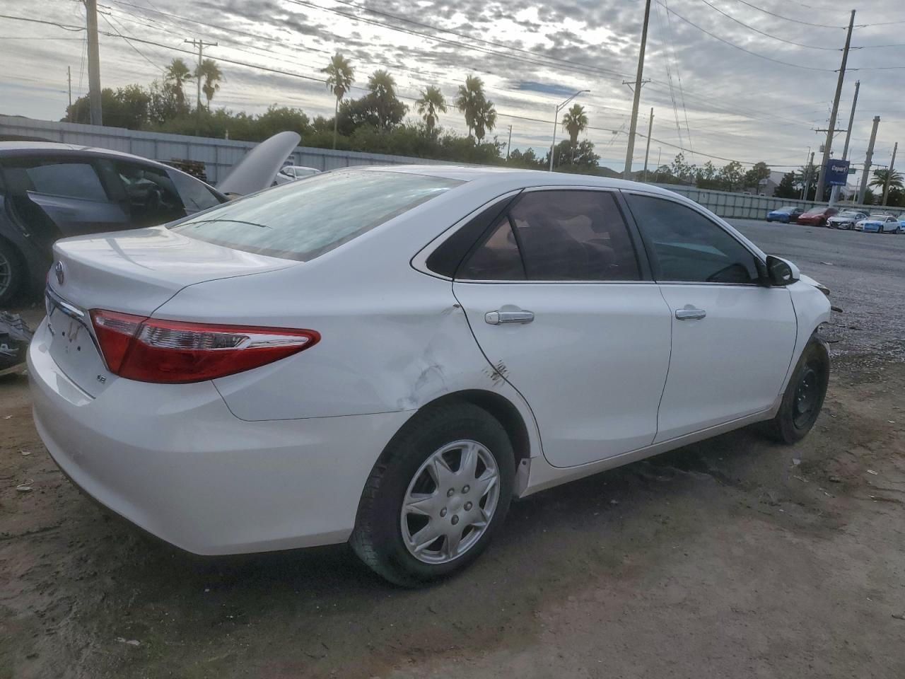 2017 Toyota Camry le