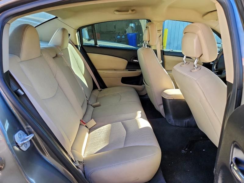 2013 Chrysler 200 lx