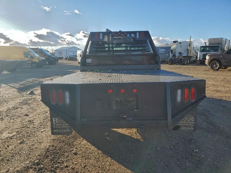 2025 Chevrolet Silverado Flatbed Truck