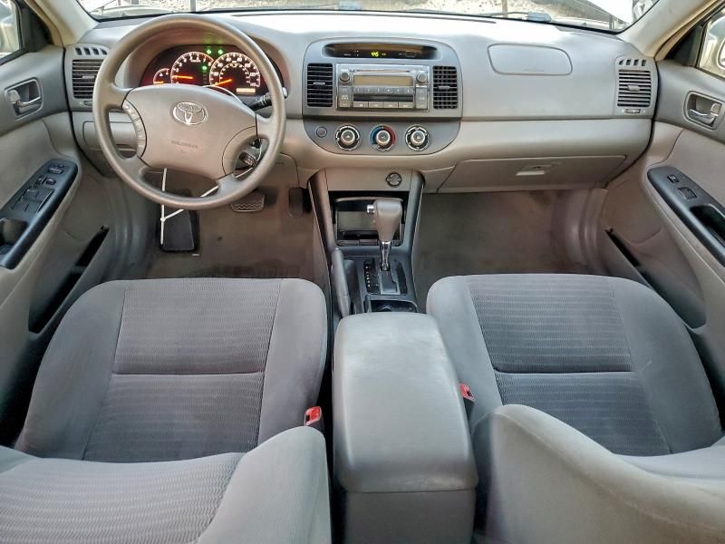 2005 Toyota Camry le